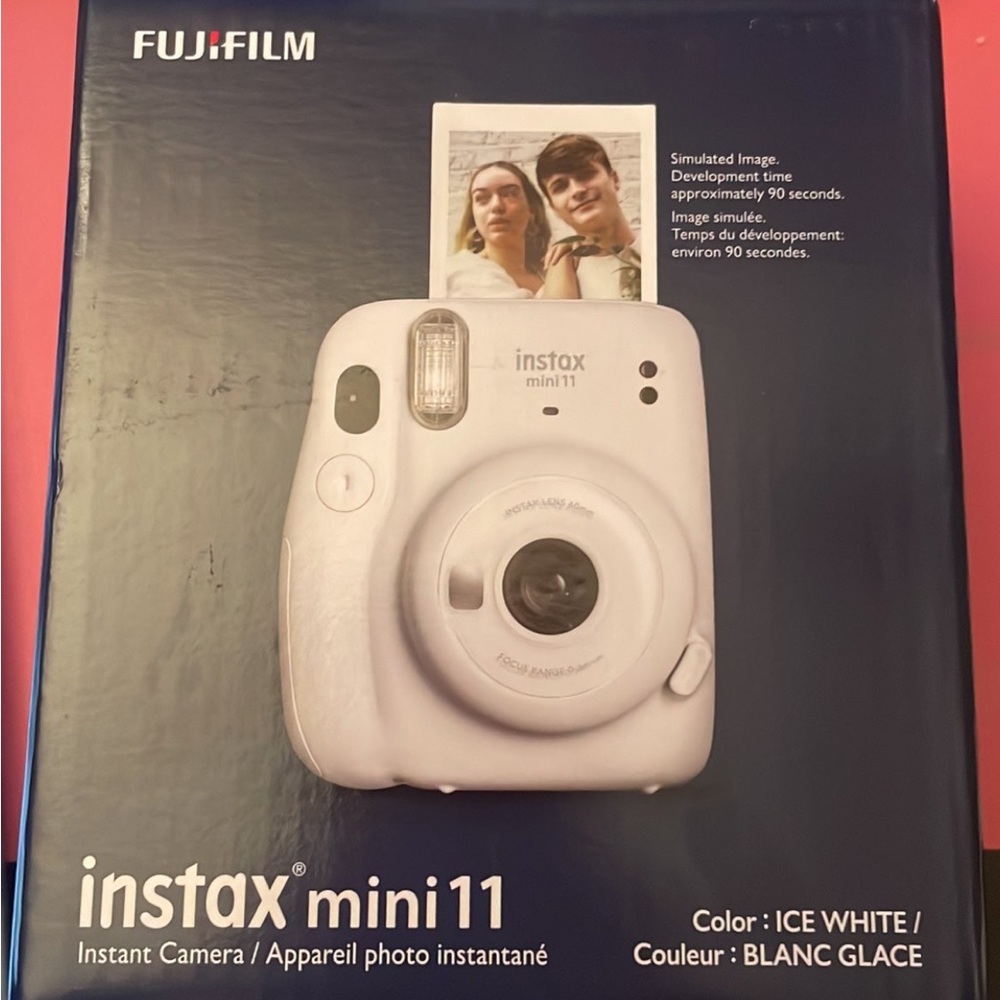 *SOLD* Fujifilm Instax Mini 11 Camera